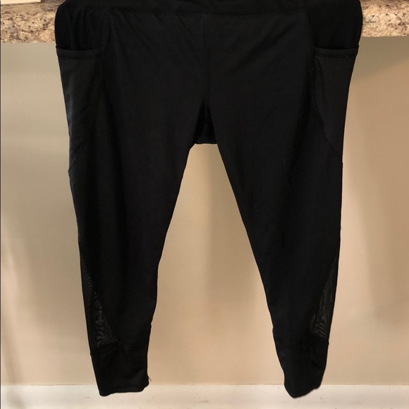 Reebox Black Mesh Athletic Leggings w/ Pockets - Picture 1 of 5